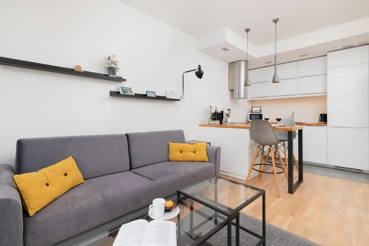 Spacious Apartment Aleja Rzeczypospolitej With Balcony By Noclegi Renters Гданьск