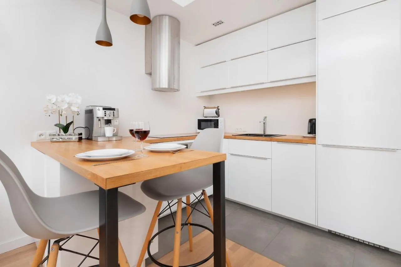 Spacious Apartment Aleja Rzeczypospolitej With Balcony By Noclegi Renters Gdansk 0*,